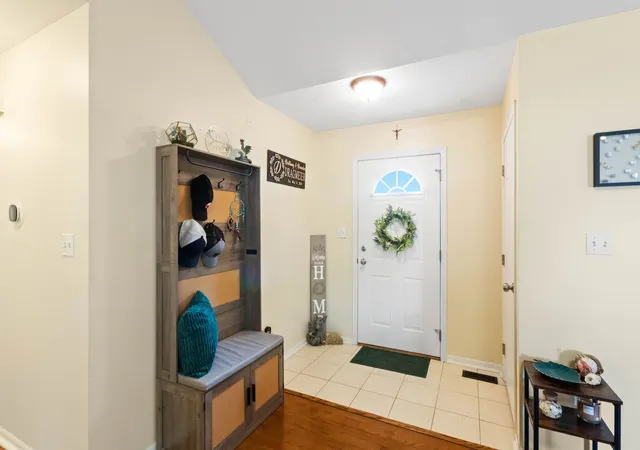 Photo 4 of Single family home for sale at 911 Cottonwood Dr, Elwood, IL 60421 | MLS# 12774044 | Listing updated on 2026-10-07