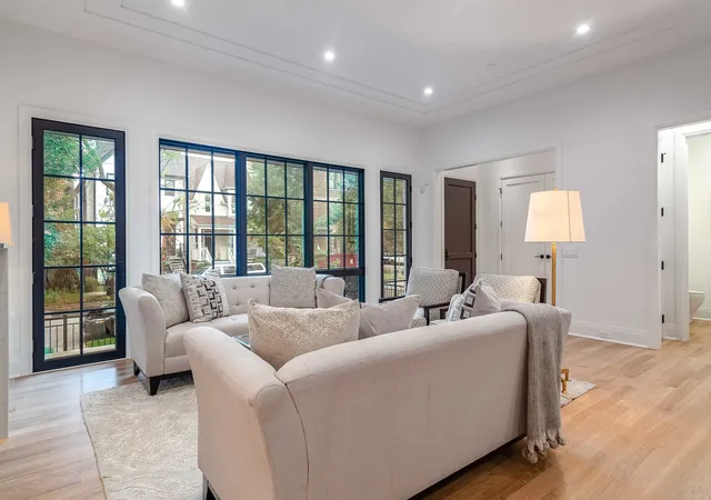 Photo 3 of Single family home for sale at 1907 W Cuyler Ave, Chicago, IL 60613 | MLS# 12774050 | Listing updated on 2026-10-09