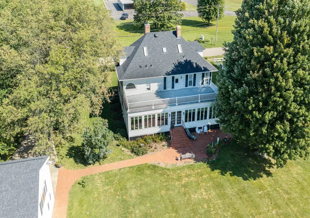Photo 3 of Single family home for sale at 704 E Thompson St, Princeton, IL 61356 | MLS# 12774052 | Listing updated on 2026-10-07