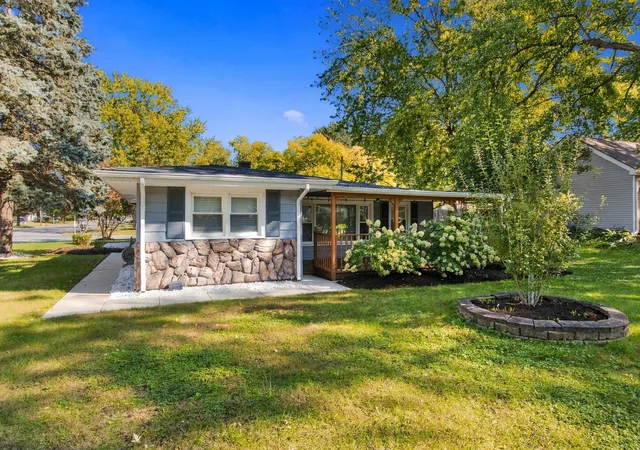 Photo 1 of Single family home for sale at 651 Westgate Dr, Aurora, IL 60506 | MLS# 12774060 | Listing updated on 2026-10-07