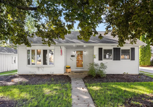 Photo 1 of Single family home for sale at 505 2nd Street, Mendota, IL 61342 | MLS# 12774076 | Listing updated on 2026-10-08