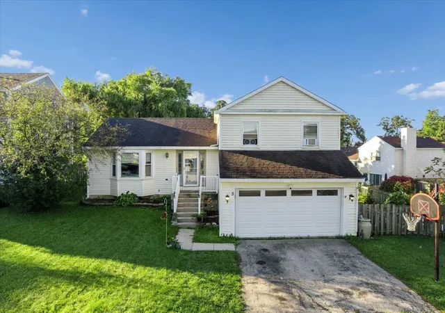 Photo 1 of Single family home for sale at 5 Sheffield Ct, Streamwood, IL 60107 | MLS# 12774081 | Listing updated on 2026-10-07