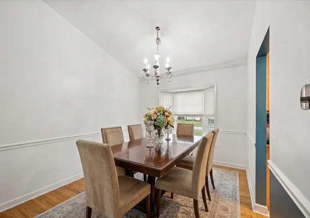 Photo 3 of Single family home for sale at 5 Sheffield Ct, Streamwood, IL 60107 | MLS# 12774081 | Listing updated on 2026-10-07