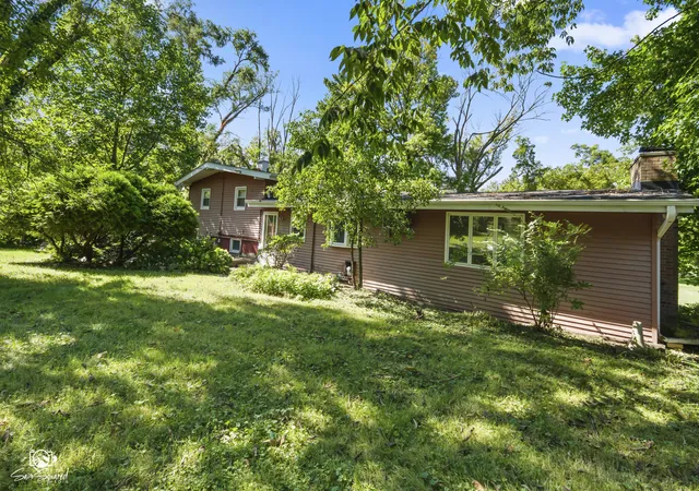 Photo 3 of Single family home for sale at 162 Barbara Ln, New Lenox, IL 60451 | MLS# 12774085 | Listing updated on 2026-10-07