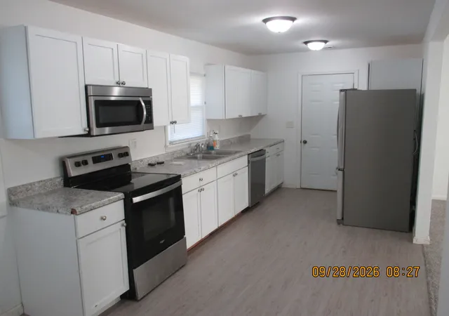 Photo 3 of Single family home for sale at 10 Lilac Dr, Centralia, IL 62801 | MLS# 12774086 | Listing updated on 2026-10-07