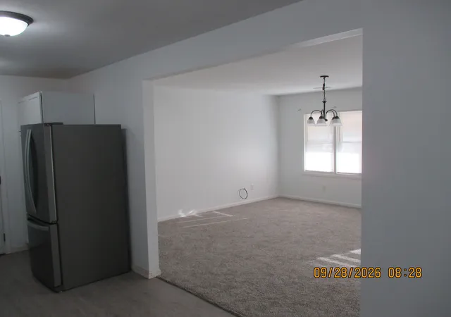 Photo 4 of Single family home for sale at 10 Lilac Dr, Centralia, IL 62801 | MLS# 12774086 | Listing updated on 2026-10-07