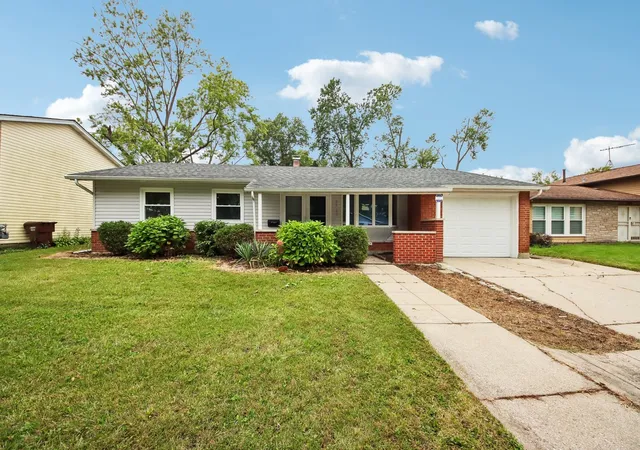 Single family home for sale at 2625 Turtle Crk Dr, Hazel Crest, IL 60429 | MLS# 12774088