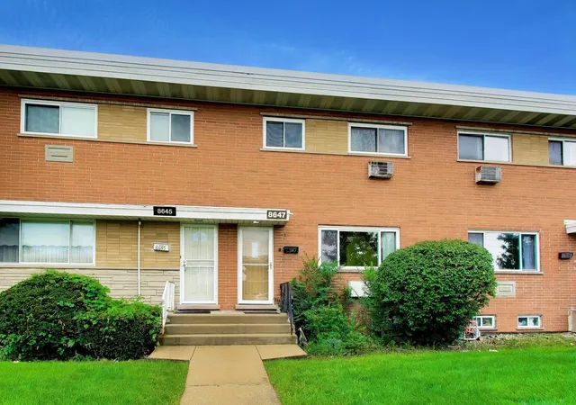 Photo 2 of Townhouse for sale at 8647 Gregory Ln, Des Plaines, IL 60016 | MLS# 12774091 | Listing updated on 2026-10-07
