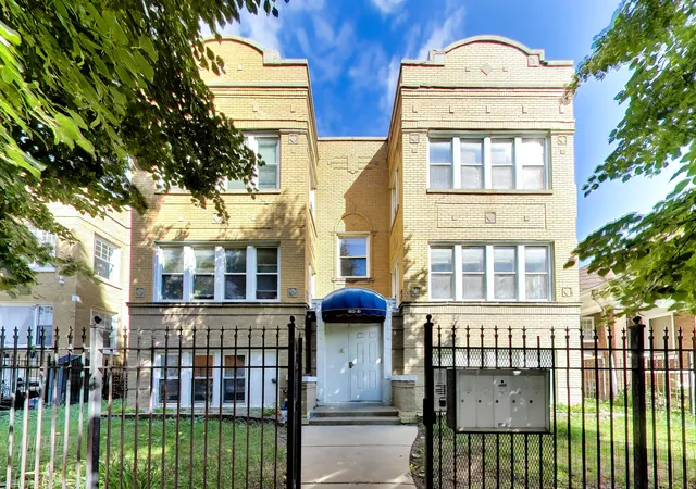 Condo for sale at 4112 W George St #1W, Chicago, IL 60641 | MLS# 12774100