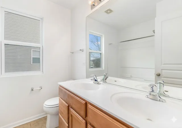 Photo 4 of Single family home for sale at 1177 Blue Heron Cir, Antioch, IL 60002 | MLS# 12774102 | Listing updated on 2026-10-07