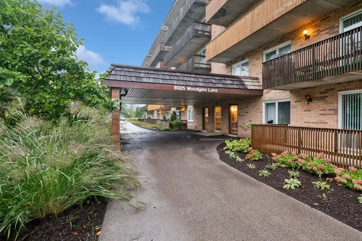 Listing Photo 36 - Condo for sale in 8025 Woodglen Ln located at 8025 Woodglen Ln, Downers Grove, IL 60516 - Unit #403