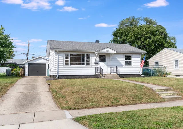 Photo 2 of Single family home for sale at 124 Riverside Dr, Montgomery, IL 60538 | MLS# 12774118 | Listing updated on 2026-10-03