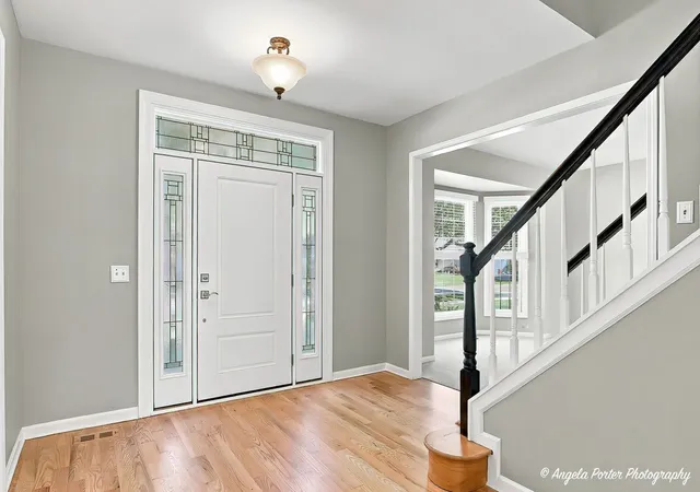 Photo 3 of Single family home for sale at 813 Walton Ln, Grayslake, IL 60030 | MLS# 12774122 | Listing updated on 2026-10-07