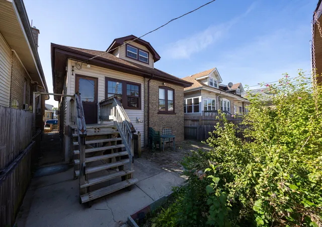 Photo 2 of Single family home for sale at 5226 W Wolfram St, Chicago, IL 60641 | MLS# 12774123 | Listing updated on 2026-10-07