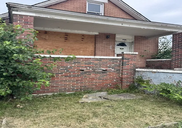 Single family home for sale at 752 State Line Rd, Calumet City, IL 60409 | MLS# 12774134