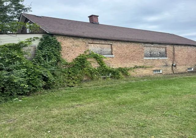 Photo 1 of Single family home for sale at 752 State Line Rd, Calumet City, IL 60409 | MLS# 12774134 | Listing updated on 2026-10-07