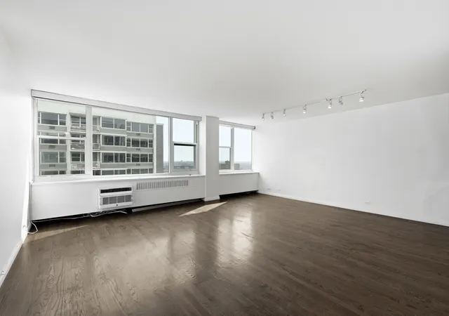 Photo 2 of Condo for sale at 4250 N Marine Dr #2731, Chicago, IL 60613 | MLS# 12774141 | Listing updated on 2026-10-07
