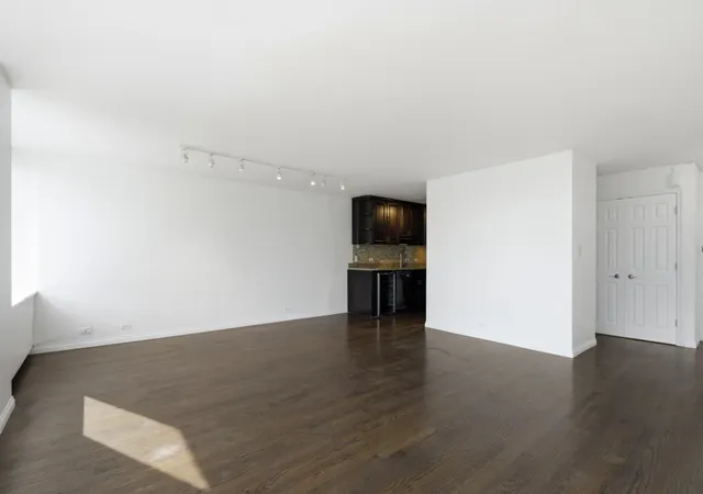 Photo 3 of Condo for sale at 4250 N Marine Dr #2731, Chicago, IL 60613 | MLS# 12774141 | Listing updated on 2026-10-07