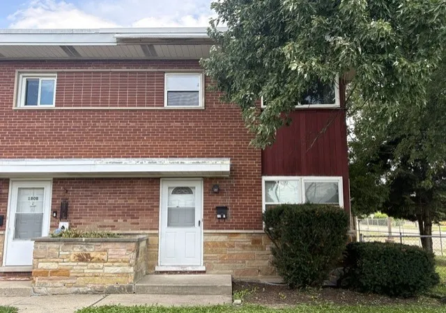 Photo 2 of Townhouse for sale at 180 E Northwest Hwy #A, Des Plaines, IL 60016 | MLS# 12774166 | Listing updated on 2026-10-07