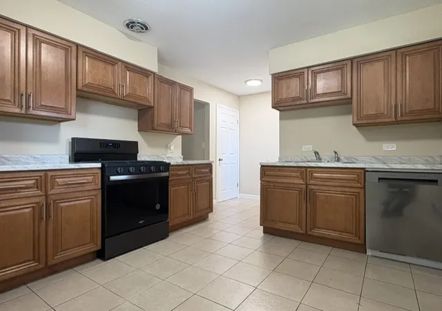 Photo 4 of Townhouse for sale at 180 E Northwest Hwy #A, Des Plaines, IL 60016 | MLS# 12774166 | Listing updated on 2026-10-07