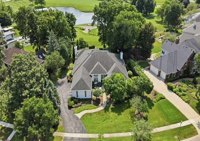 Photo 2 of Single family home for sale at 4202 Royal Fox Dr, Saint Charles, IL 60174 | MLS# 12774179 | Listing updated on 2026-10-02