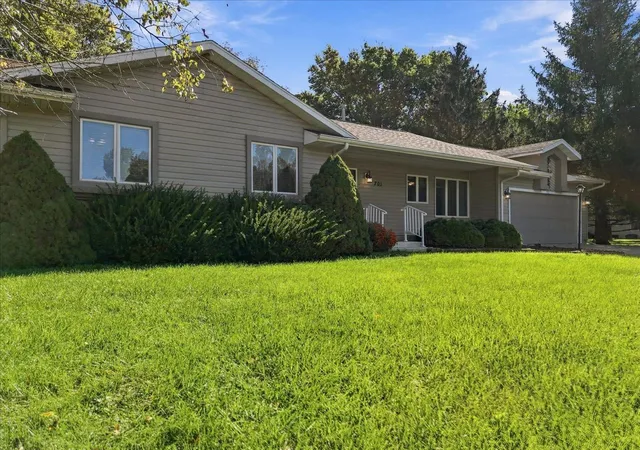 Photo 2 of Single family home for sale at 701 Marsha Ln, Rock Falls, IL 61071 | MLS# 12774181 | Listing updated on 2026-10-07