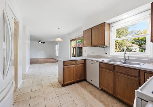 Photo 3 of Single family home for sale at 1153 Dovercliff Way, Crystal Lake, IL 60014 | MLS# 12774184 | Listing updated on 2026-10-07