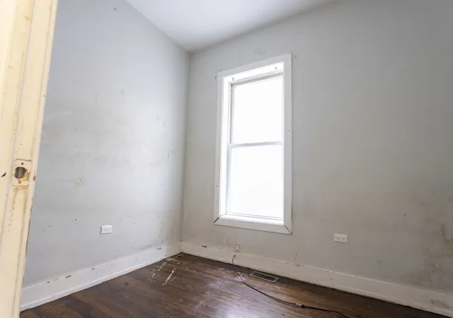 Listing Photo 4 - Condo for sale in building located at 6434 S Eberhart Ave, Chicago, IL 60637