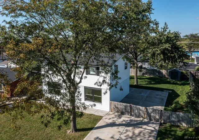 Photo 3 of Single family home for sale at 9416 Magnolia Ave, Mokena, IL 60448 | MLS# 12774187 | Listing updated on 2026-10-02