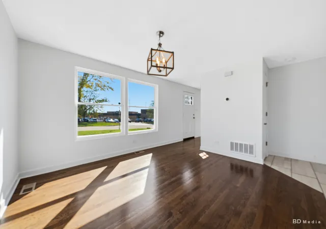 Photo 4 of Single family home for sale at 9416 Magnolia Ave, Mokena, IL 60448 | MLS# 12774187 | Listing updated on 2026-10-02