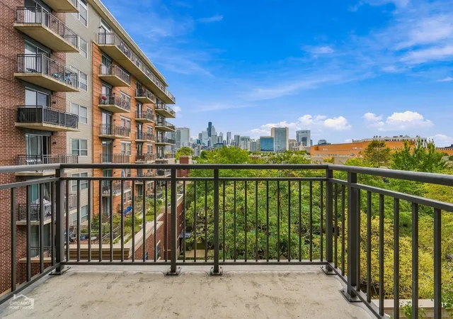 Photo 2 of Condo for sale at 437 W Division St #515, Chicago, IL 60610 | MLS# 12774194 | Listing updated on 2026-10-09
