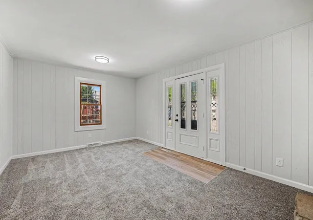 Photo 3 of Single family home for sale at 511 Prospect Pl, Joliet, IL 60436 | MLS# 12774203 | Listing updated on 2026-10-07