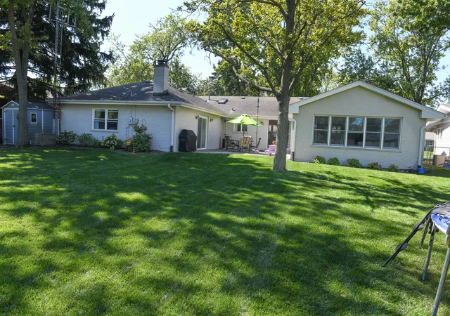 Photo 3 of Single family home for sale at 133 Linden Dr, Frankfort, IL 60423 | MLS# 12774206 | Listing updated on 2026-10-06