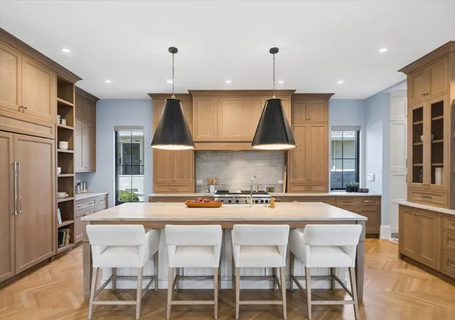 Photo 4 of Single family home for sale at 17 Ulm Pl, Hinsdale, IL 60521 | MLS# 12774207 | Listing updated on 2026-10-03