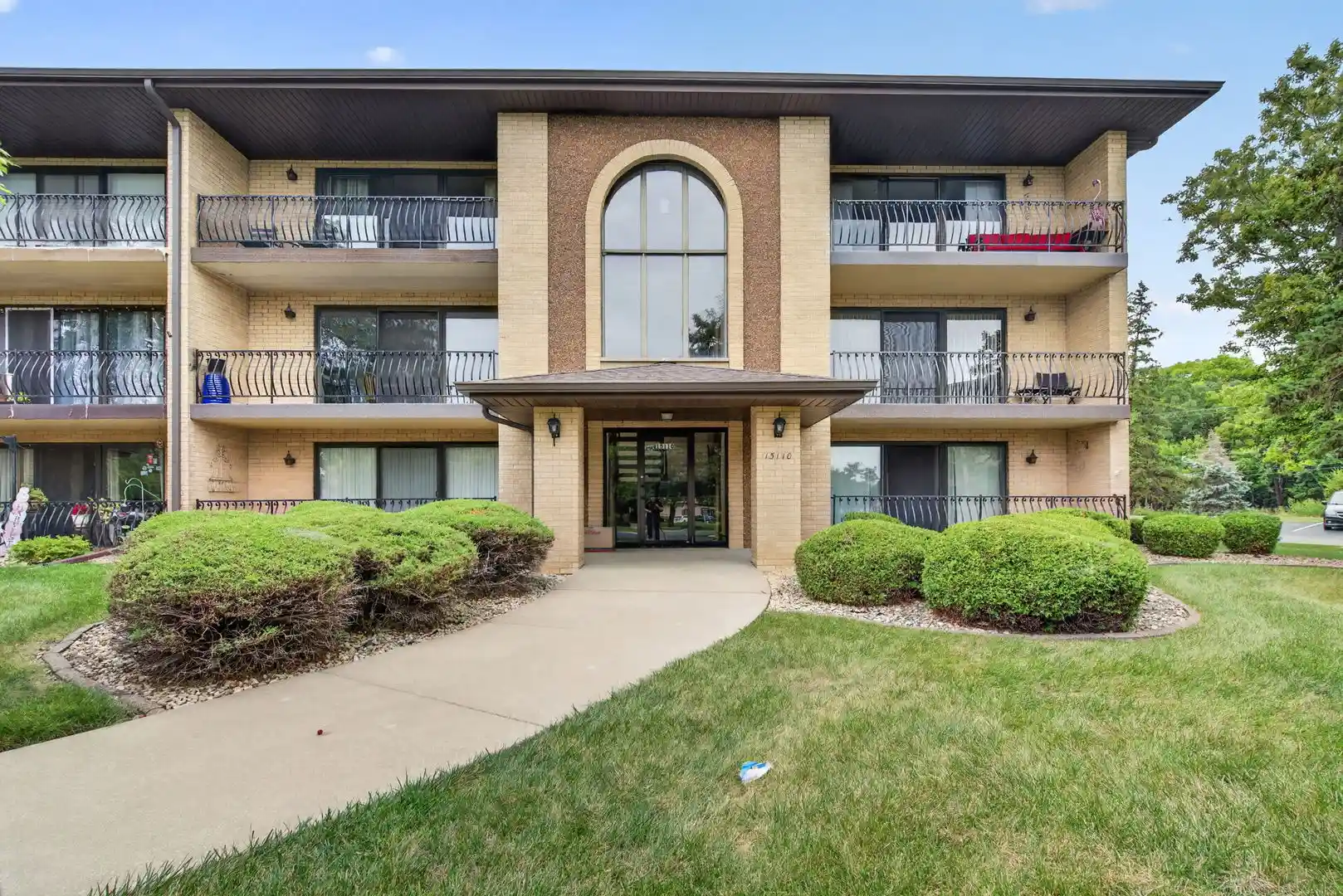 Listing Photo 1 - Condo for sale in 15110 Evergreen Dr located at 15110 Evergreen Dr, Orland Park, IL 60462 - Unit #1C