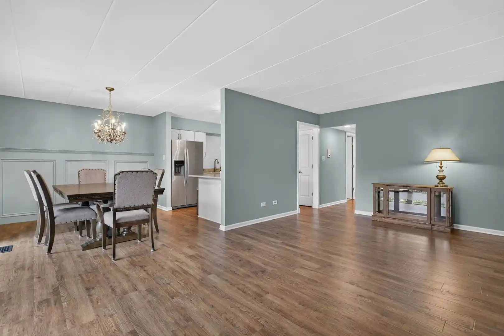 Listing Photo 2 - Condo for sale in 15110 Evergreen Dr located at 15110 Evergreen Dr, Orland Park, IL 60462 - Unit #1C