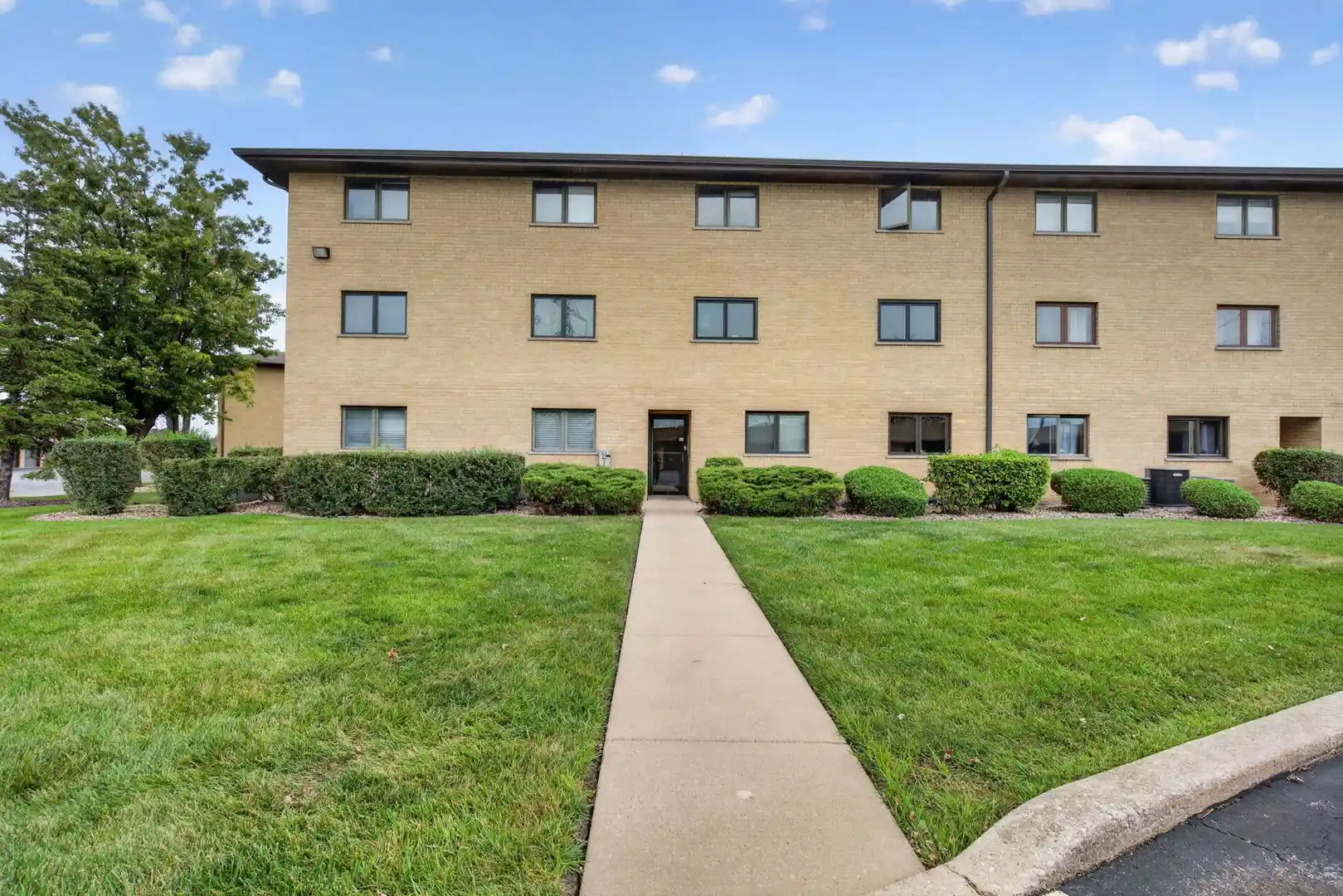 Listing Photo 23 - Condo for sale in 15110 Evergreen Dr located at 15110 Evergreen Dr, Orland Park, IL 60462 - Unit #1C