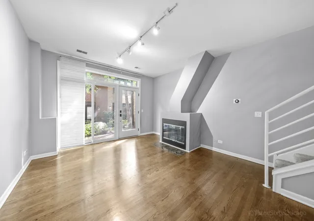 Photo 3 of Townhouse for sale at 1801 W Diversey Pkwy #25, Chicago, IL 60614 | MLS# 12774237 | Listing updated on 2026-10-05