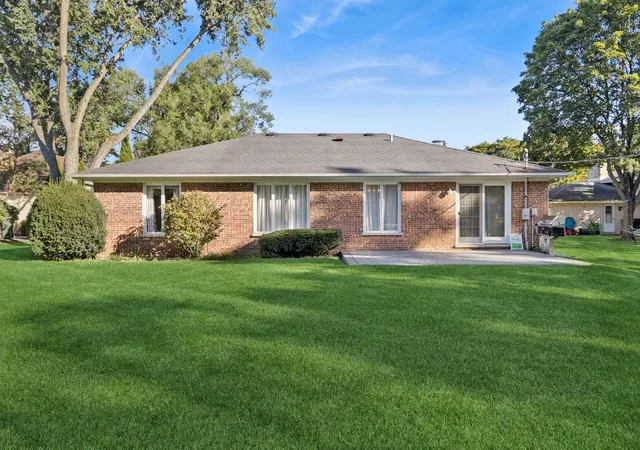 Photo 1 of Single family home for sale at 419 W Marion St, Prospect Heights, IL 60070 | MLS# 12774240 | Listing updated on 2026-10-07