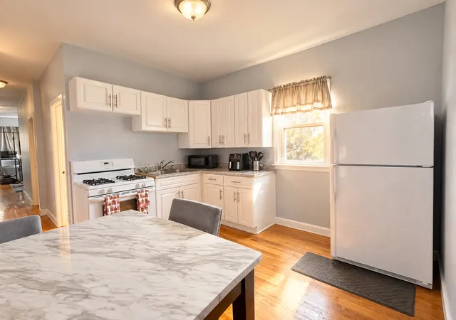 Listing Photo 5 - Condo for sale in building located at 7844 S Greenwood Ave, Chicago, IL 60619