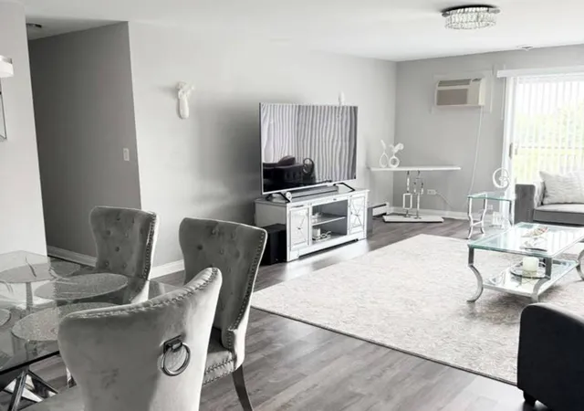 Listing Photo 5 - Condo for sale in building located at 5506 Lincoln Ave, Morton Grove, IL 60053 - Unit #516