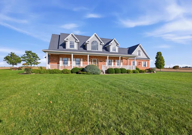 Photo 2 of Single family home for sale at 670 County Rd 700, Tuscola, IL 61953 | MLS# 12774268 | Listing updated on 2026-10-22