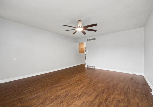 Photo 3 of Single family home for sale at 1104 N Prairie Ave, Joliet, IL 60435 | MLS# 12774269 | Listing updated on 2026-10-07
