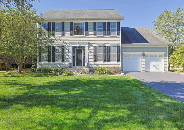 Single family home for sale at 7 Tournament Dr S, Hawthorn Woods, IL 60047 | MLS# 12774270