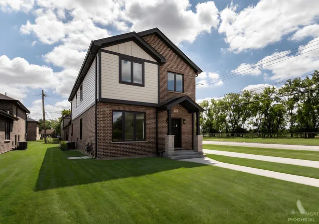 Photo 3 of Single family home for sale at 7957 W 73 Place, Bridgeview, IL 60455 | MLS# 12774278 | Listing updated on 2026-10-02