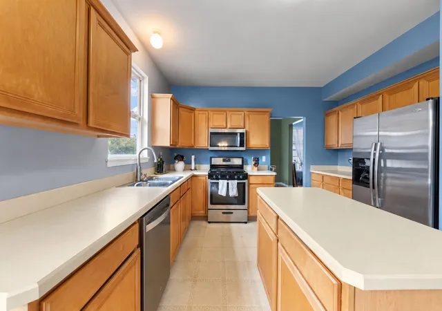 Photo 3 of Single family home for sale at 253 Carlton Mews Ct, Sugar Grove, IL 60554 | MLS# 12774282 | Listing updated on 2026-10-07