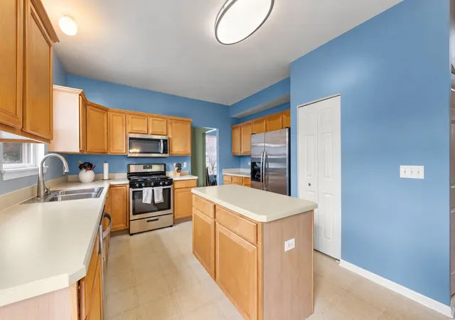 Photo 3 of Single family home for sale at 253 Carlton Mews Ct, Sugar Grove, IL 60554 | MLS# 12774282 | Listing updated on 2026-10-07