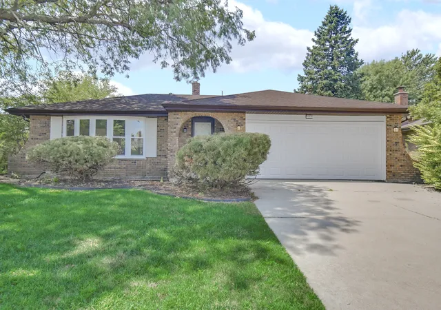 Photo 2 of Single family home for sale at 15606 Hollyhock Ct, Orland Park, IL 60462 | MLS# 12774291 | Listing updated on 2026-10-07