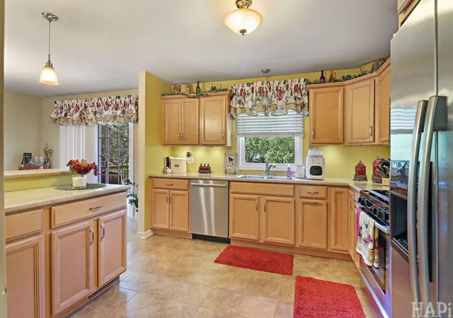 Photo 3 of Single family home for sale at 4902 Pyndale Dr, Mc Henry, IL 60050 | MLS# 12774295 | Listing updated on 2026-10-03