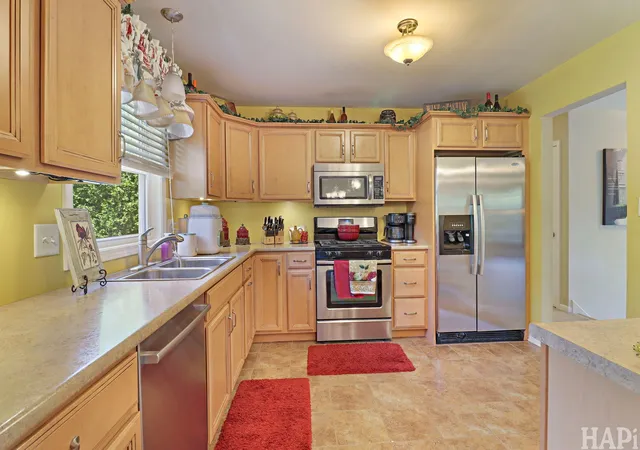 Photo 3 of Single family home for sale at 4902 Pyndale Dr, Mc Henry, IL 60050 | MLS# 12774295 | Listing updated on 2026-10-03